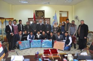 Read more about the article ا.د. أكرم الياسري يكرم الفرق المشاركة بخماسي الكرة